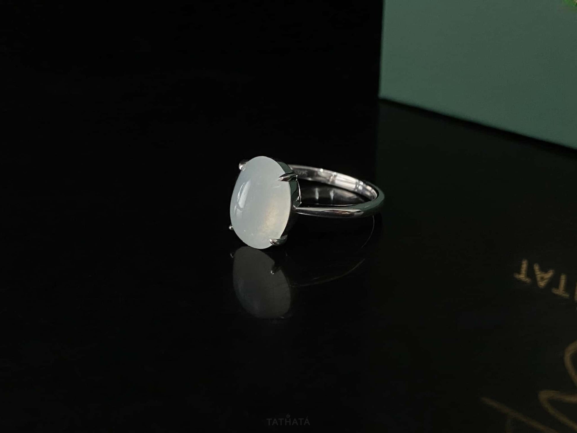 Icy White Oval Cabochon · Nature Burmese Jadeite Ring (18mm)