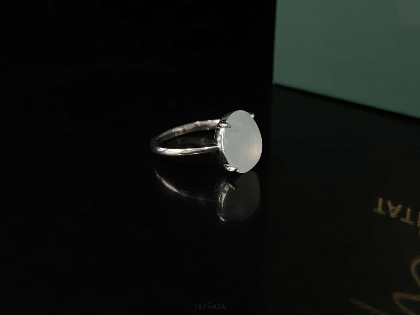 Icy White Oval Cabochon · Nature Burmese Jadeite Ring (18mm)