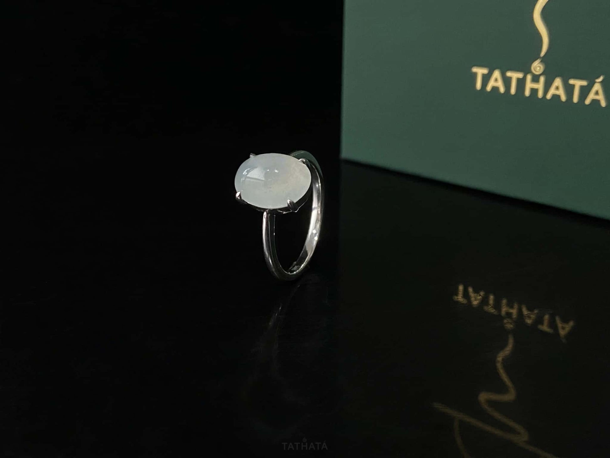 Icy White Oval Cabochon · Nature Burmese Jadeite Ring (18mm)