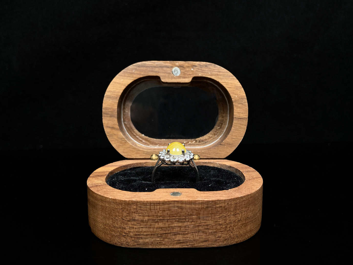 A autumn maple sigh jadeite ring.