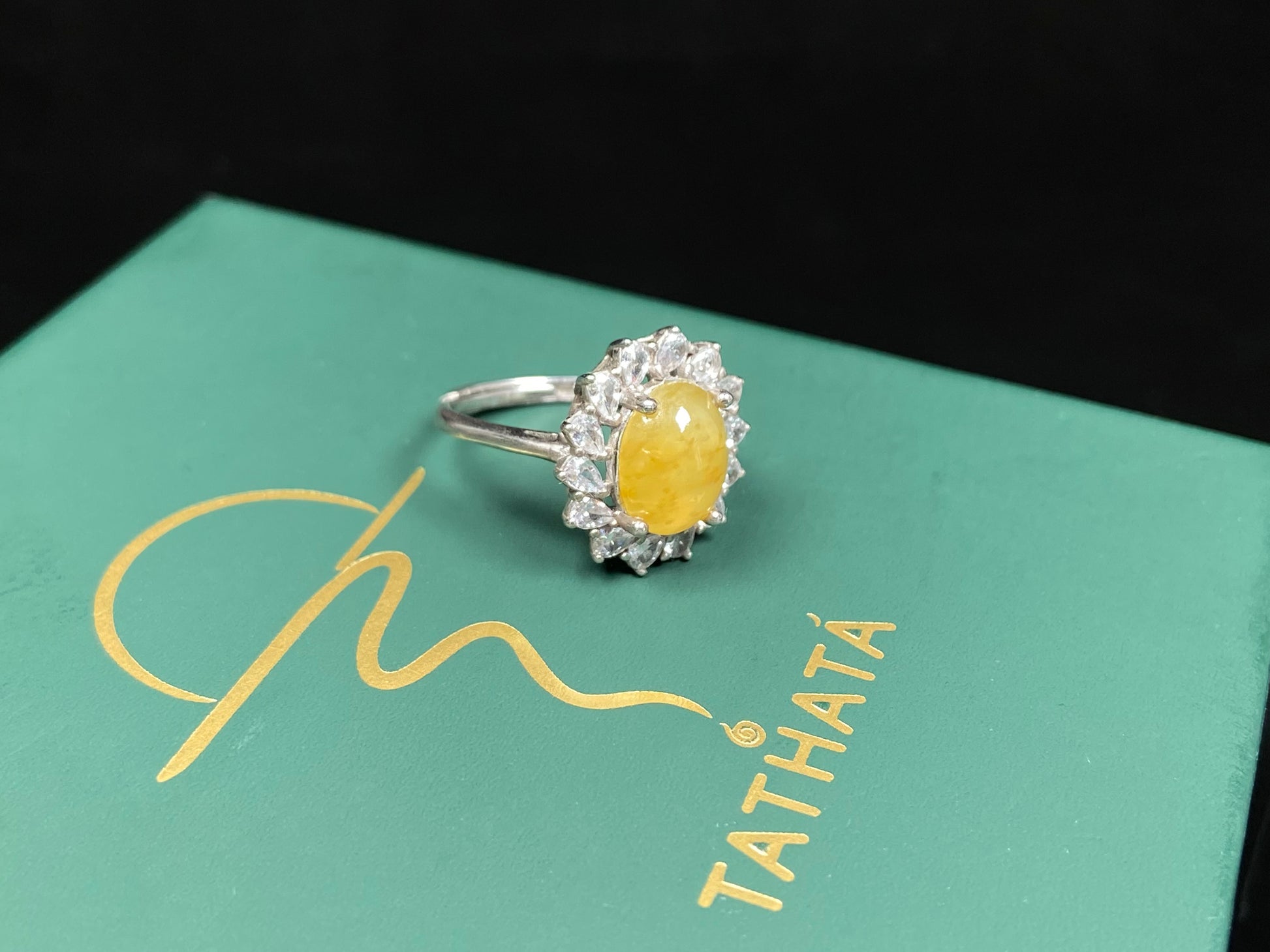 A autumn maple sigh jadeite ring.