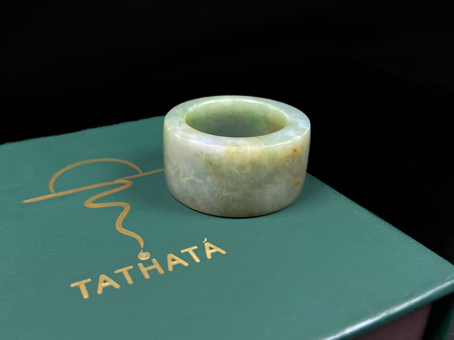 Noble Mint Gold Thumb Ring · Nature Burmese Jadeite Ring (21mm)