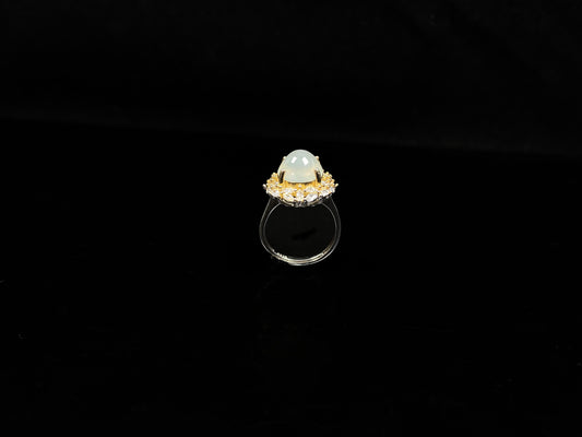 A icy mist luminescence jadeite ring.