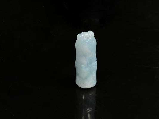 A light blue bamboo joint loose jadeite.