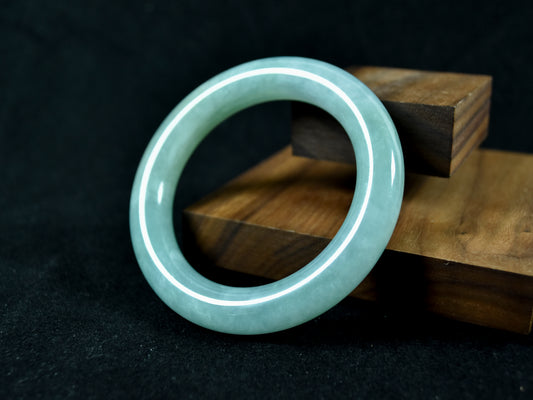 Spring Vital · Fruity Green Jadeite Bangle