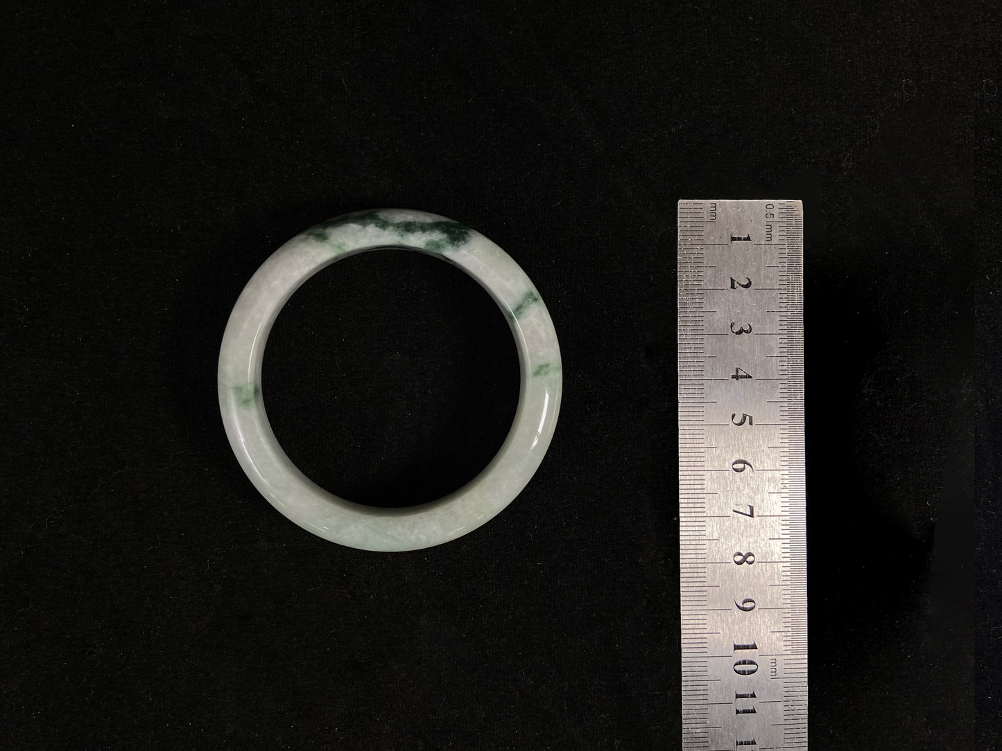 Lightweight  Stackable for Youthful Style · Burmese Jadeite Bangle(56mm)