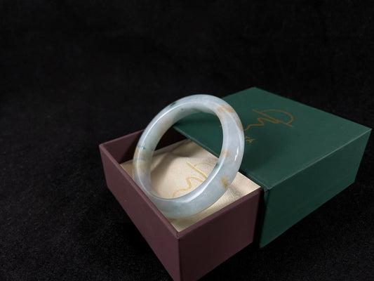 Fortune Glow · Jadeite Peace Bangle (55.7mm)