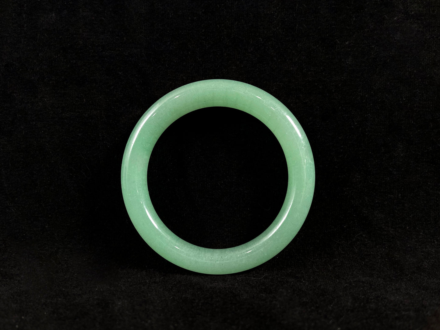 Apple Green Jadeite Bangle (55mm)