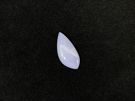 This lavender jade stone features a waterdrop shape.
