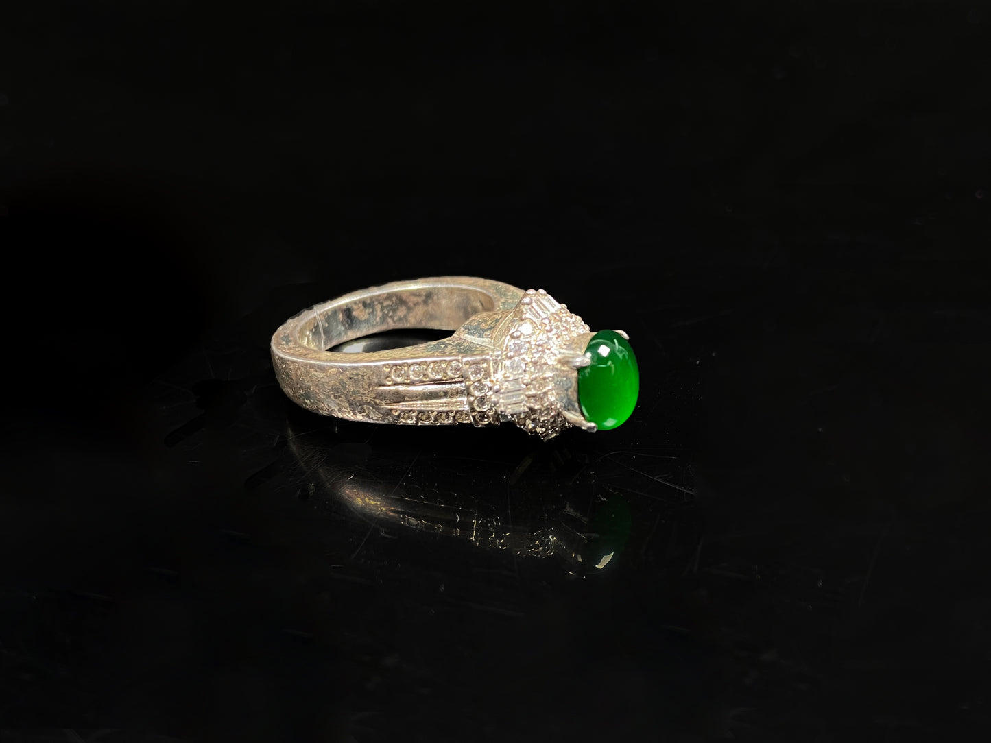 Glamorous Imperial Green · Nature Burmese Jadeite Ring