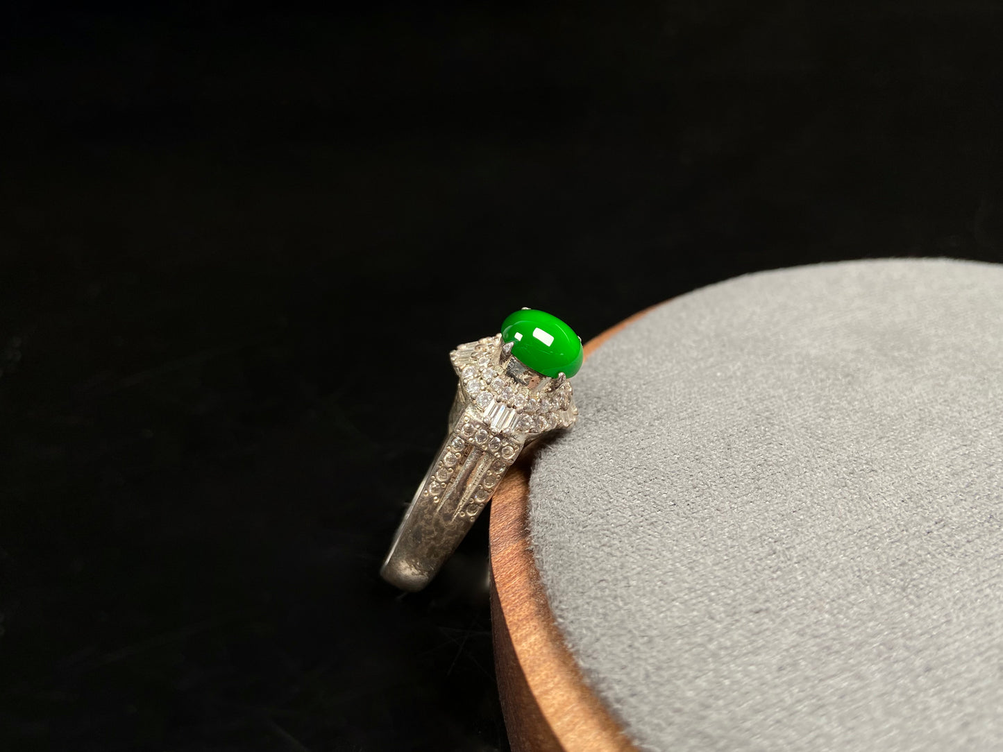 Glamorous Imperial Green · Nature Burmese Jadeite Ring