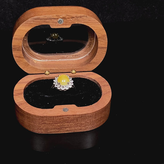 A autumn maple sigh jadeite ring.