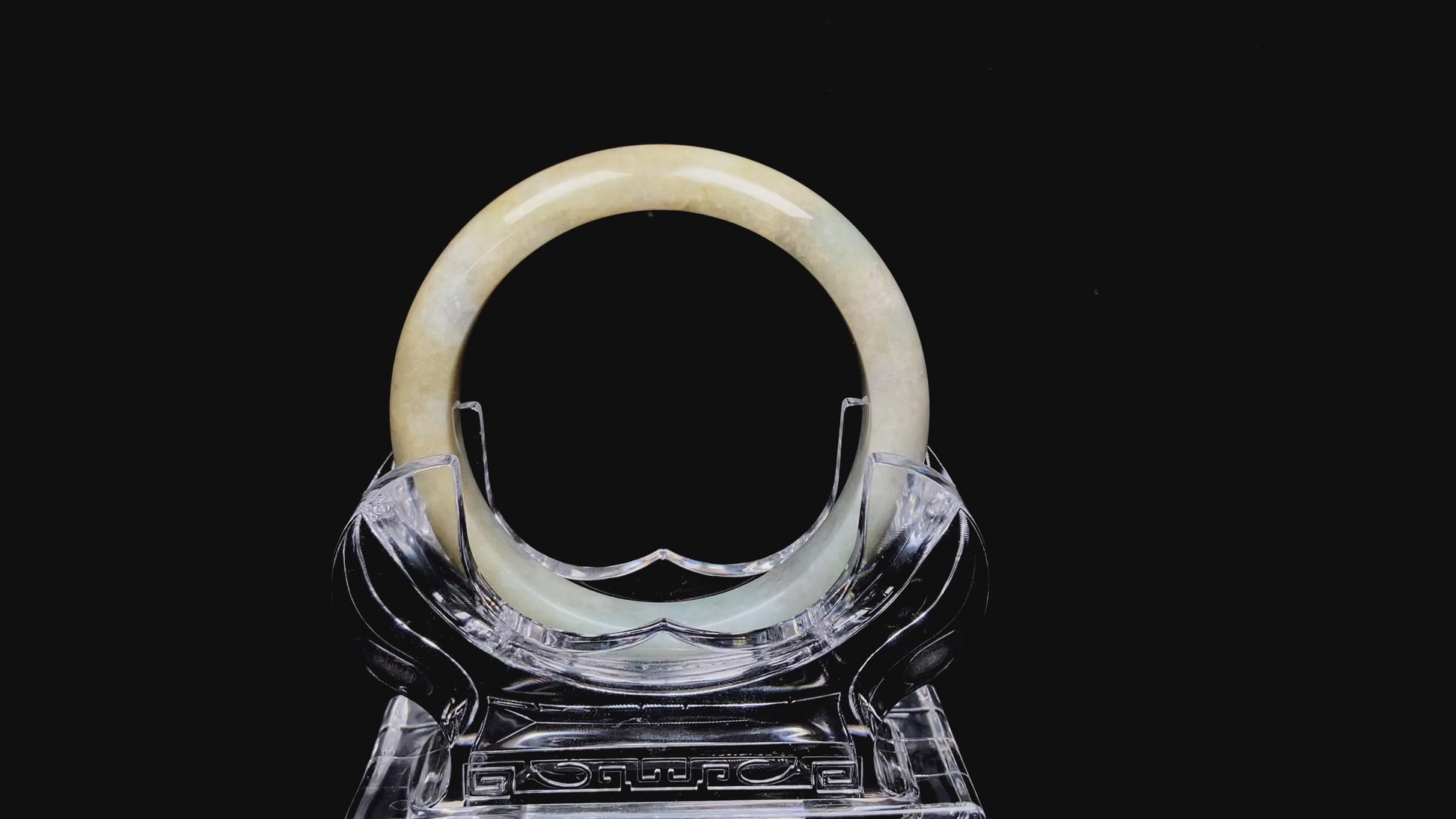 Golden shimmers sprinkling lightly jadeite bangle.