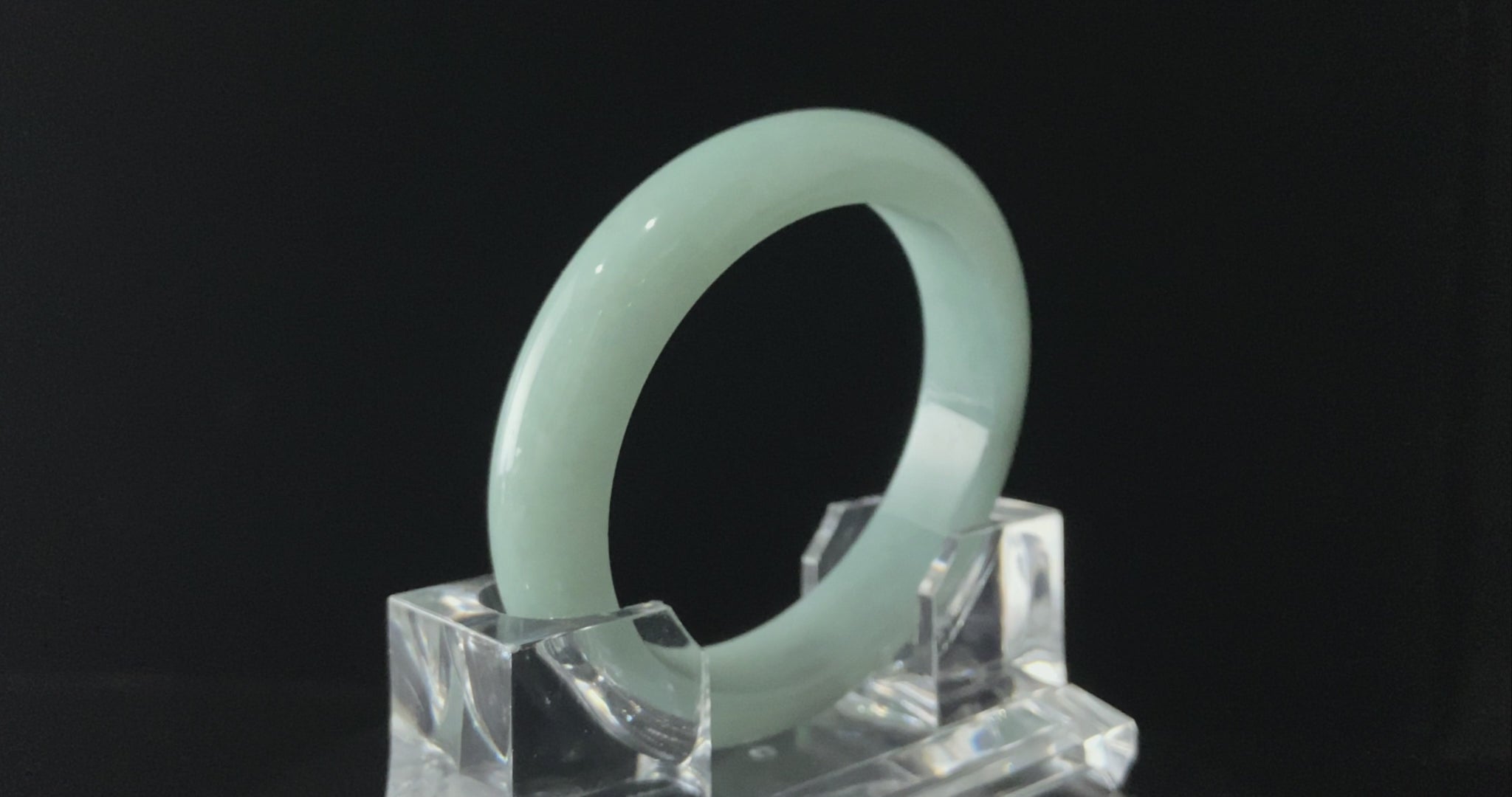 Clear Toned Blue Peace Bangle · Nature Burmese Jadeite Bangle (56mm)