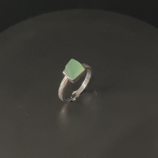 A mint sugar cube jadeite ring.