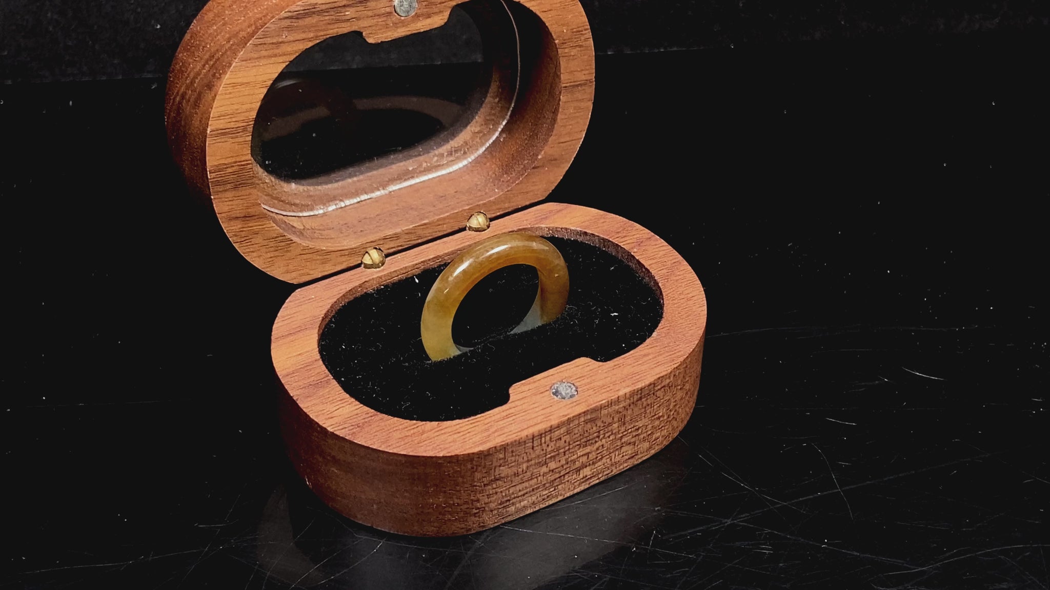 A honey golden soft gradient jadeite ring.