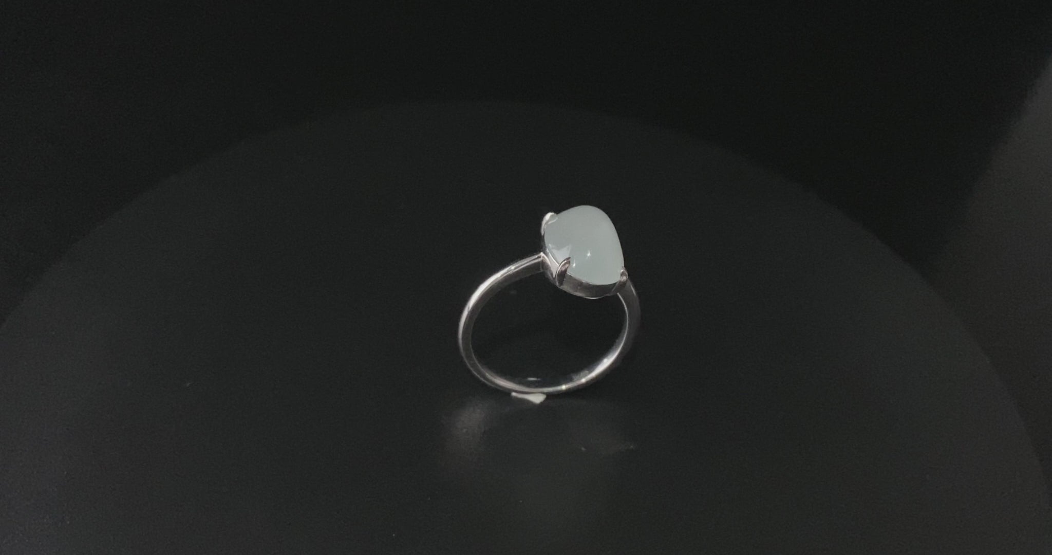 Icy White Oval Cabochon · Nature Burmese Jadeite Ring (18mm)