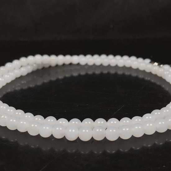 A milky moonbeam jadeite beads necklace.