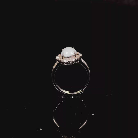 A fog white frost jadeite ring.