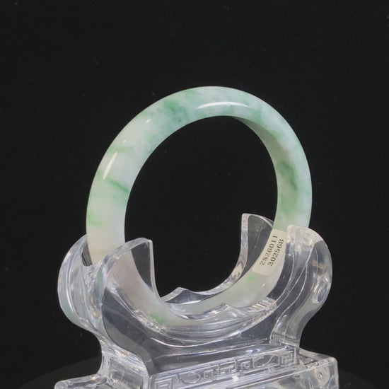 Breeze‑Kissed Emerald Streak · Nature Burmese Jadeite Peace Bangle