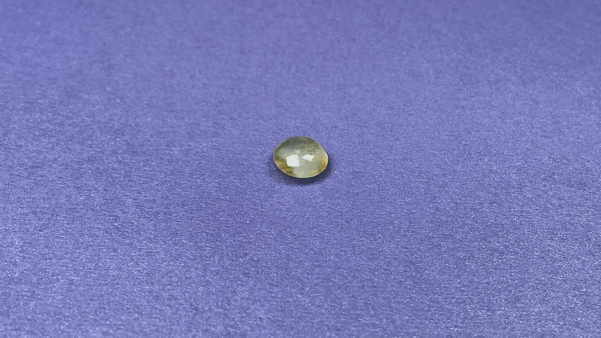 A frosted yellow icy loose jadeite.