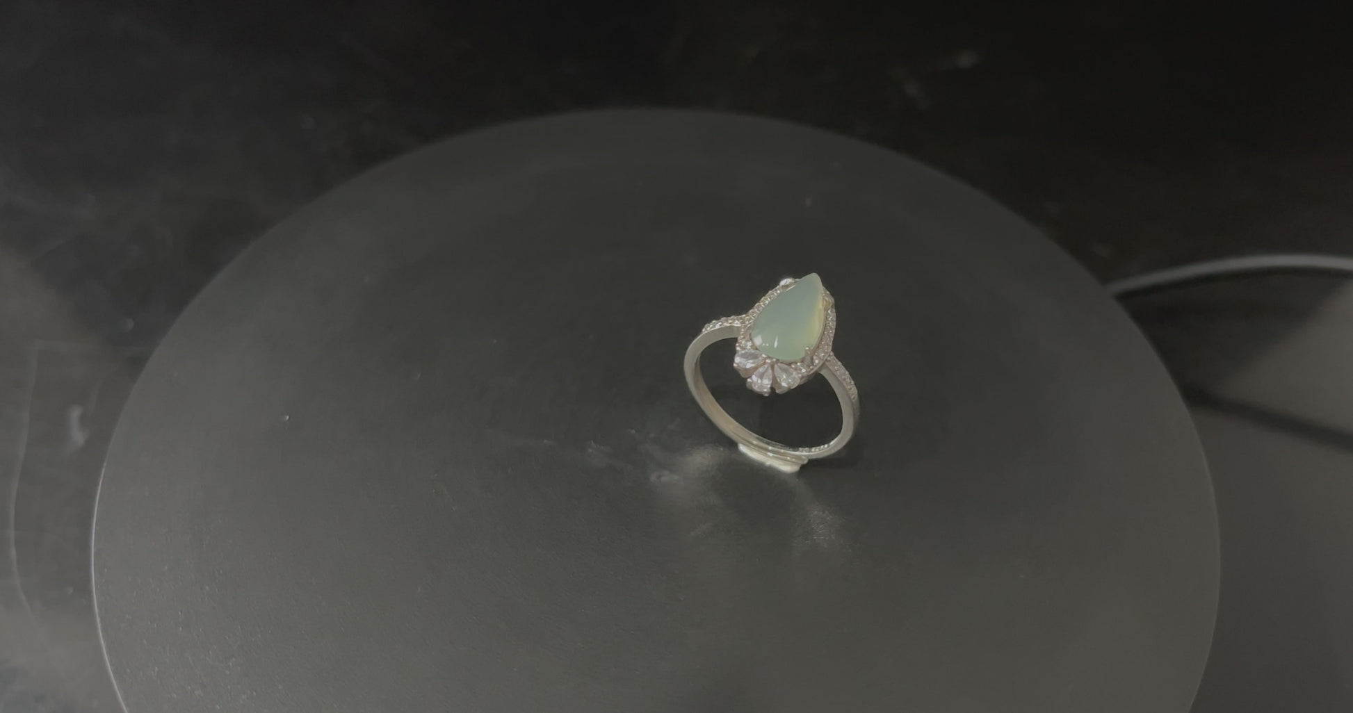 A dreamy frost teardrop jadeite ring.