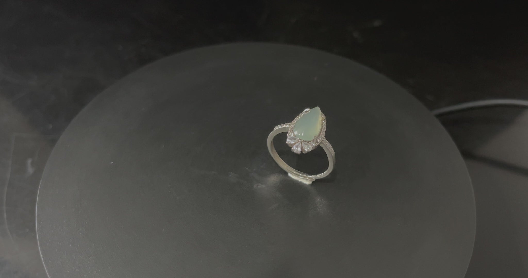 A dreamy frost teardrop jadeite ring.