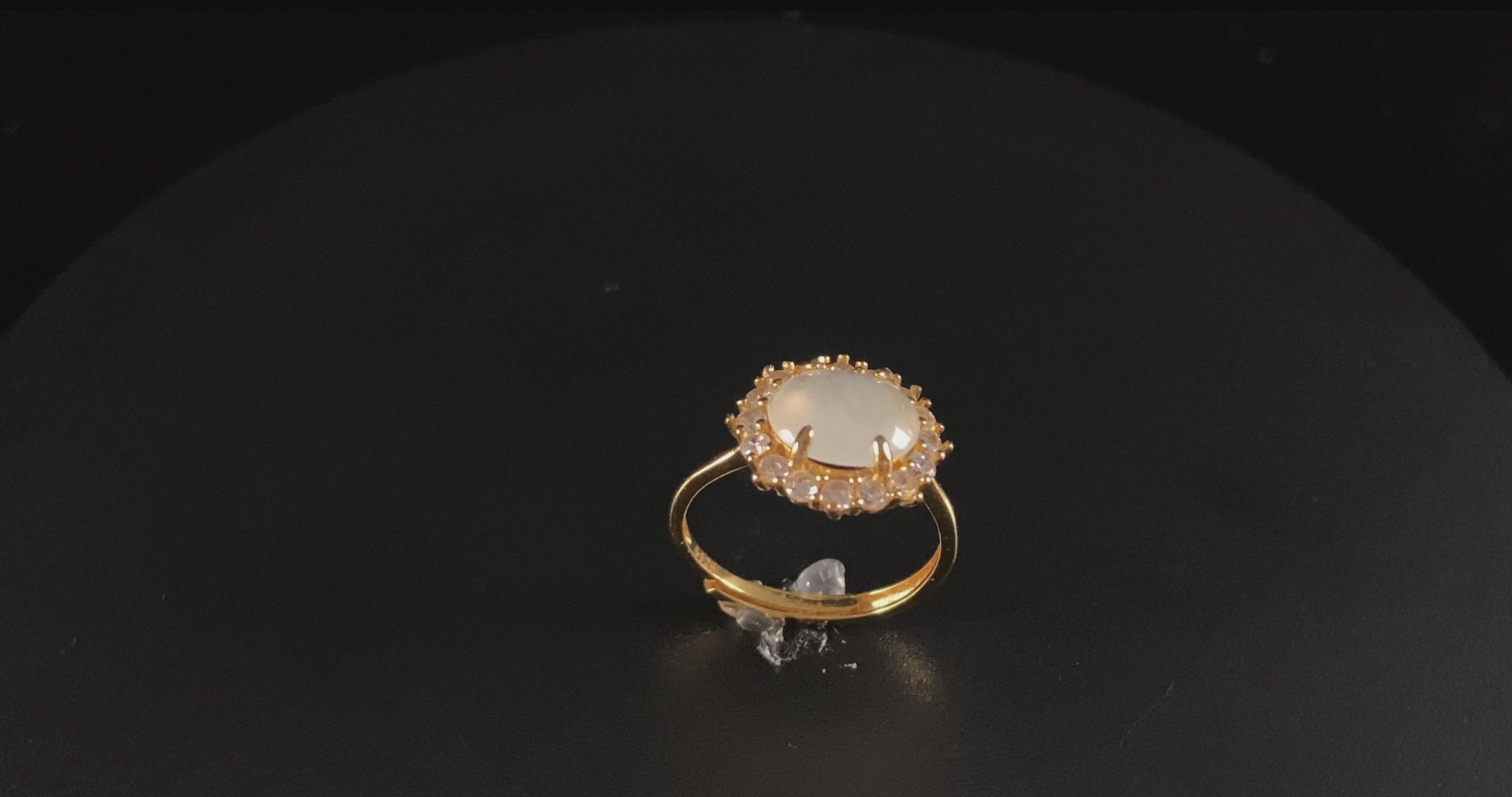 A ice white sparkle jadeite ring.