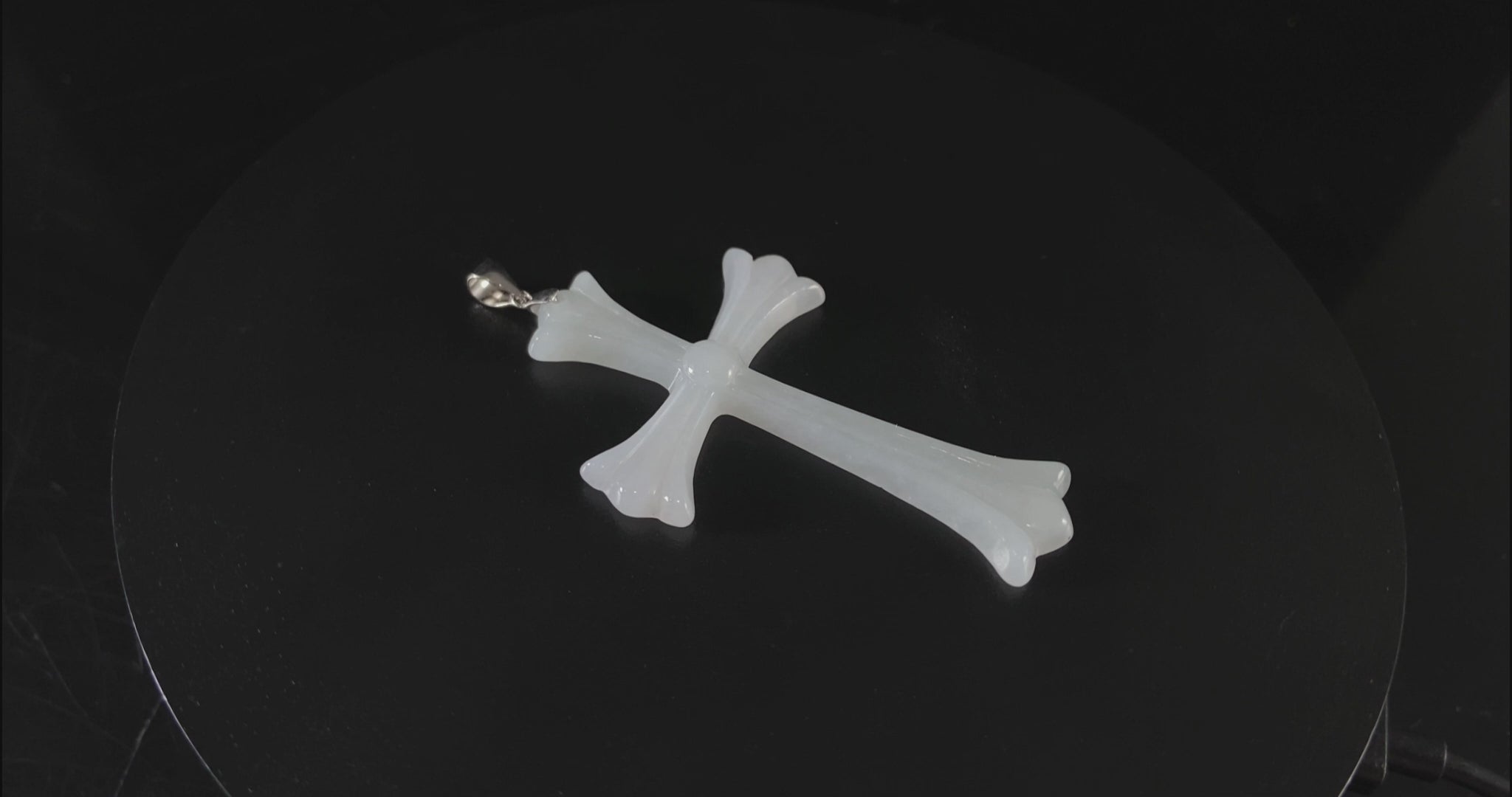 Mist Ivory Vintage Ornate Cross · Nature Guatemalan Jadeite Pendant