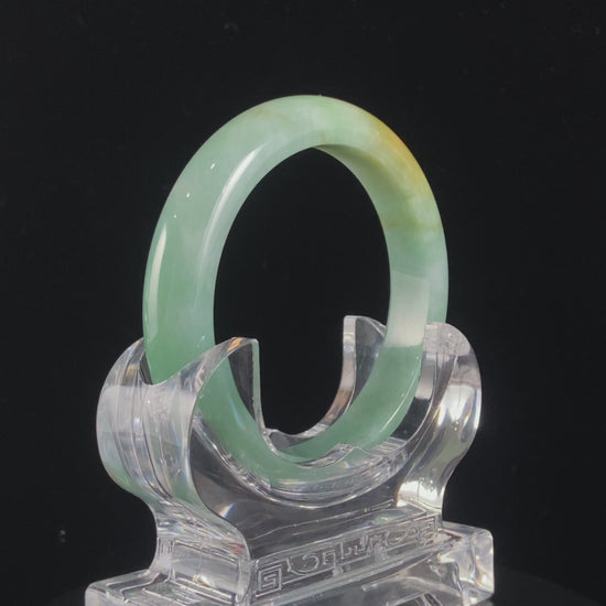 Spring Mountain Honey Rhyme · Nature Burmese Jadeite Peace Bangle (60mm)
