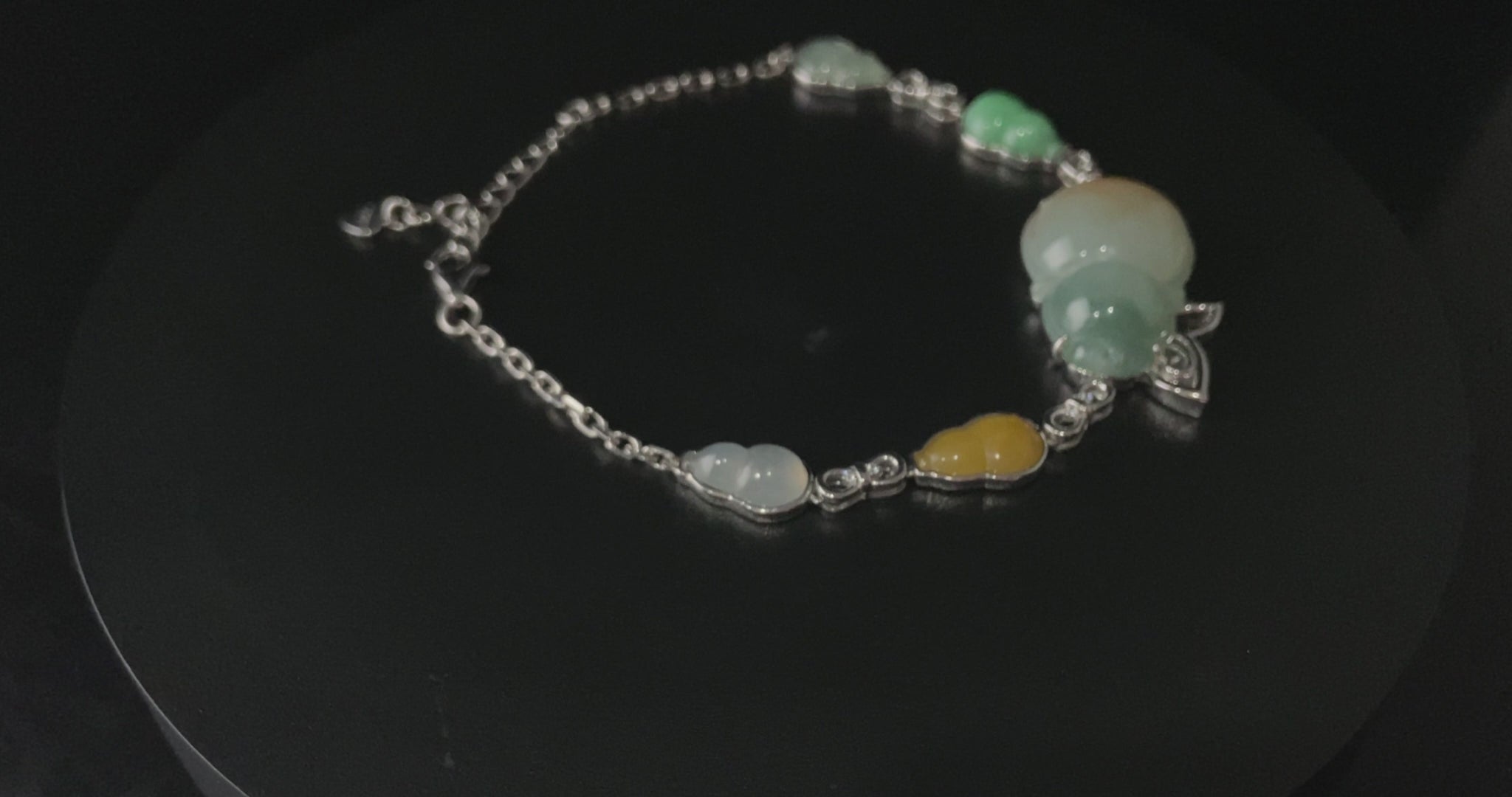 Three-Color Bestows Fortune and Prosperity · Nature Burmese Jadeite Bracelet