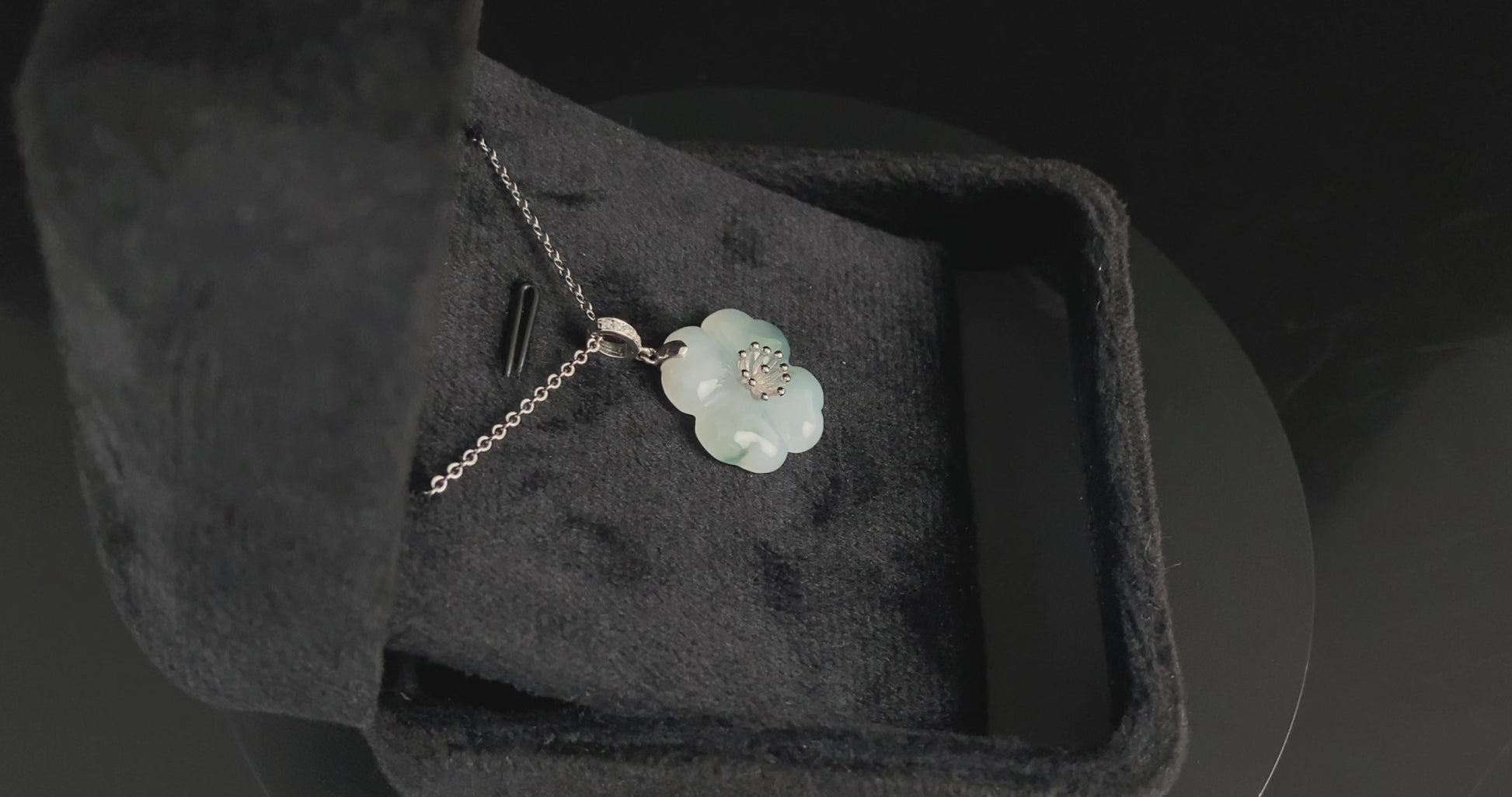 Soft Smoke Ice Floral · Nature Guatemalan Jadeite Pendant