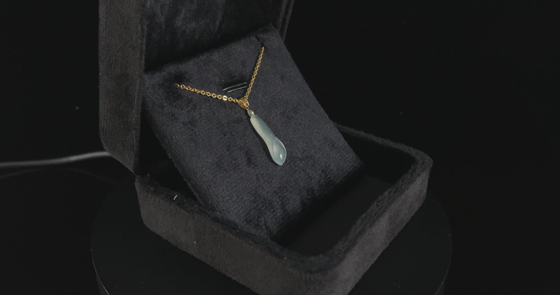 Icy Mist Clear Orchid · Nature Burmese Jadeite Pendant
