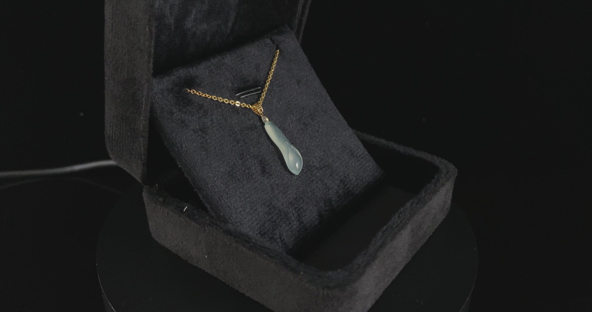 Icy Mist Clear Orchid · Nature Burmese Jadeite Pendant