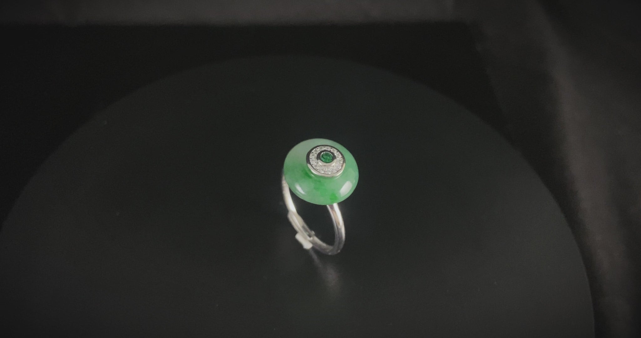Misty Spring Green · Nature Burmese Jadeite Ring