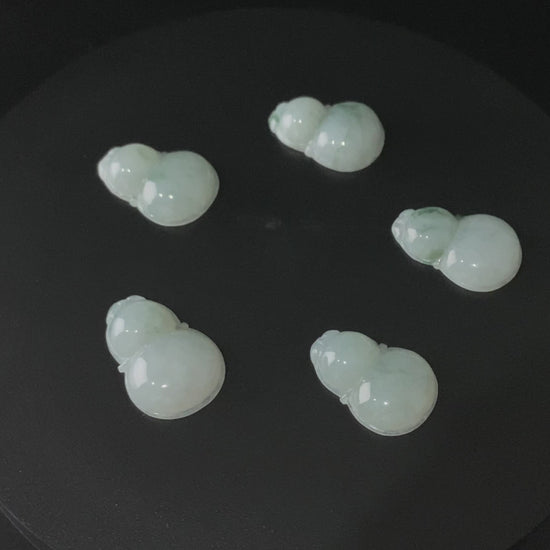 Floating Green Flowers Gourd · Nature Burmese Loose Jadeite