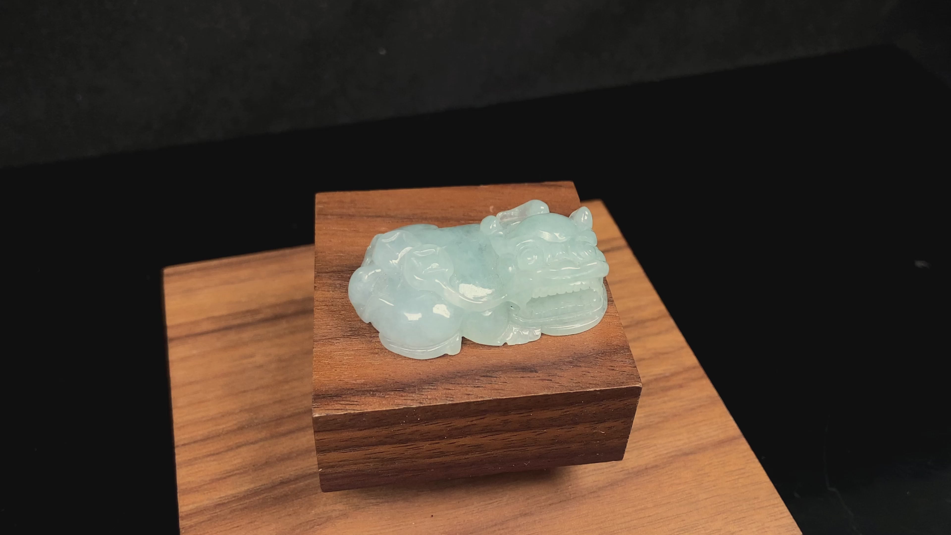 Load video: A white green Overlord Pixiu loose jadeite.