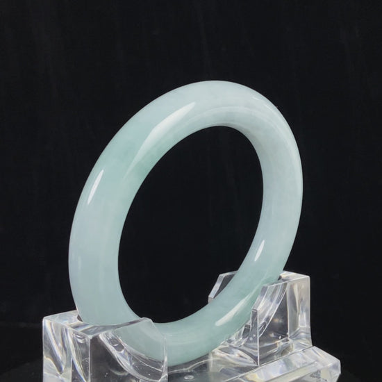 Cream Ice Blue · Nature Burmese Jadeite Round Bangle