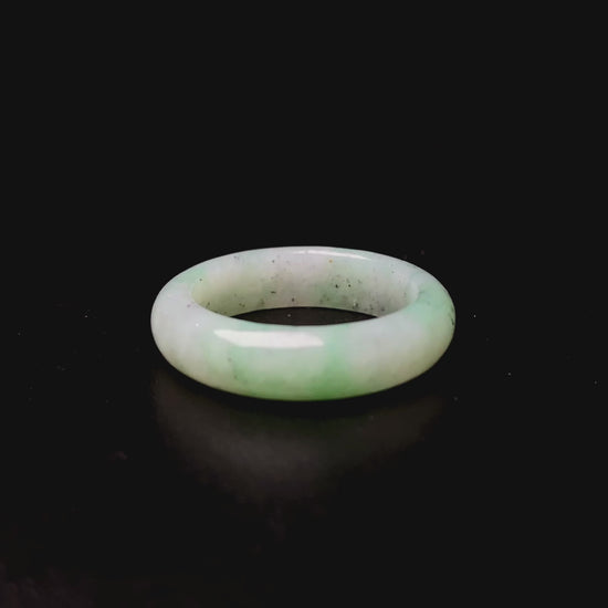 A green glow misty jadeite ring.