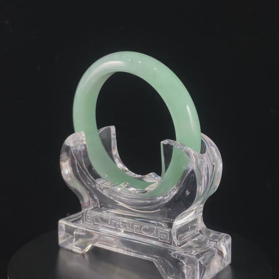 Dew Gathers in Early Spring · Nature Burmese Jadeite Peace Bangle（56mm）