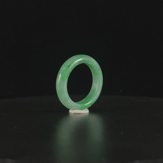 Premium Jadeite 🌳 Rich Grass Green Gentle Sheen · Nature Burmese Jadeite Ring