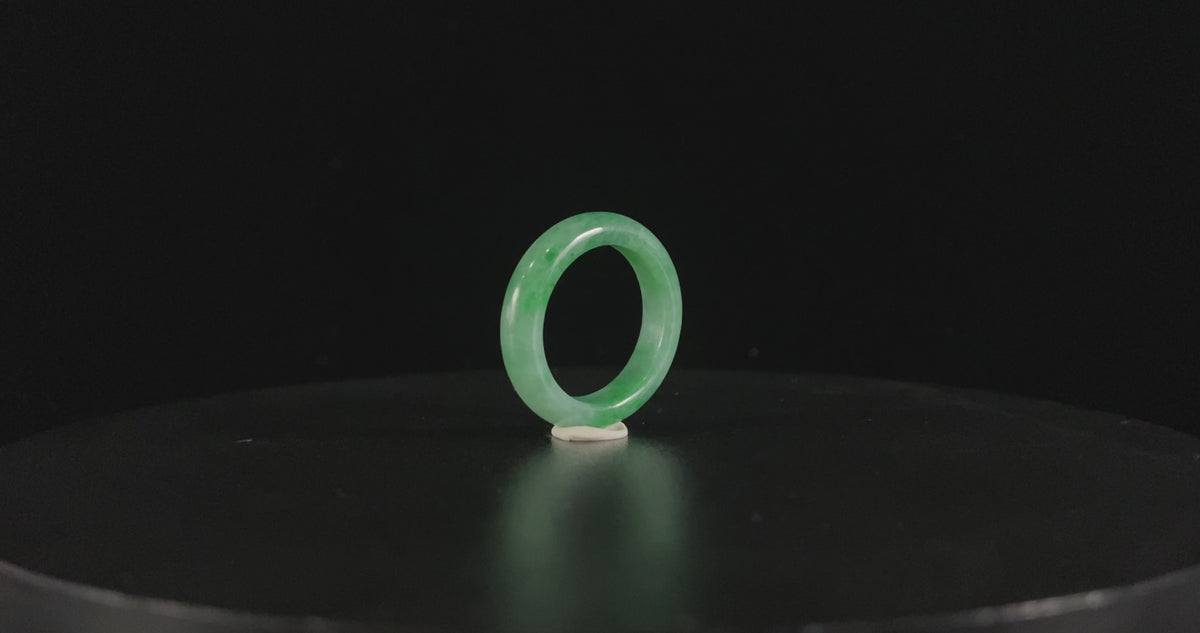 Premium Jadeite 🌳 Rich Grass Green Gentle Sheen · Nature Burmese Jadeite Ring