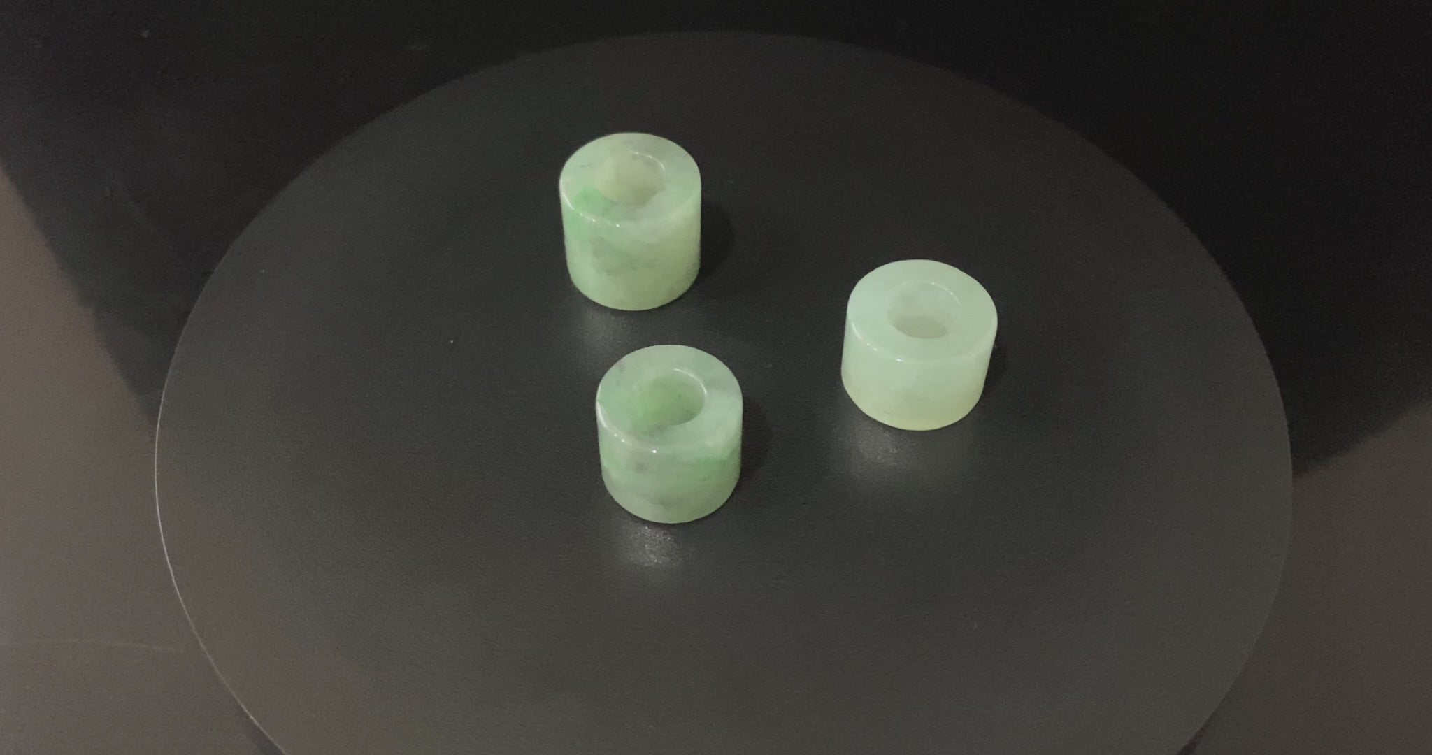 A dewy aqua barrel loose jadeite.