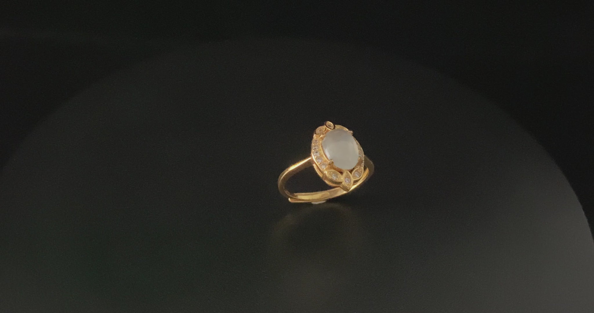 Gilded Icy White Cabochon · Nature Burmese Jadeite Ring