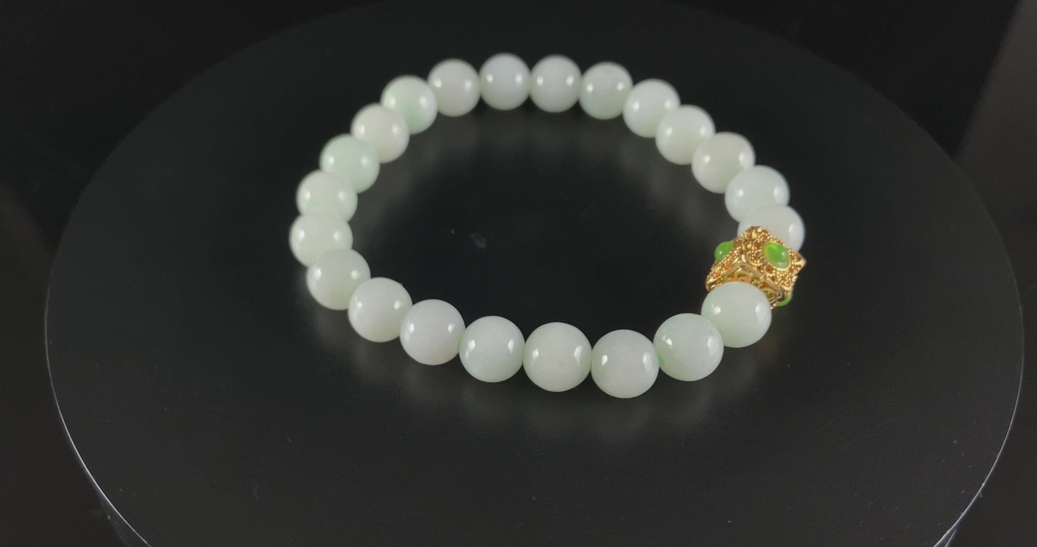Cream White Gold Square · Nature Burmese Jadeite Bracelet