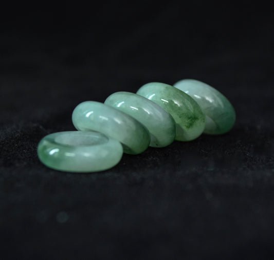 5  jadeite rings 