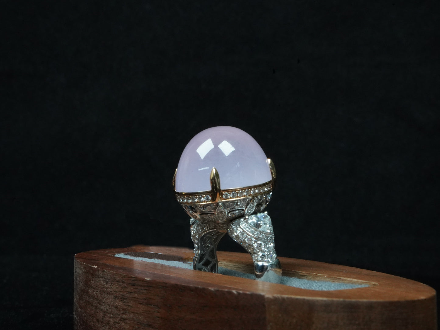 A lilac blush icy glow jadeite ring.