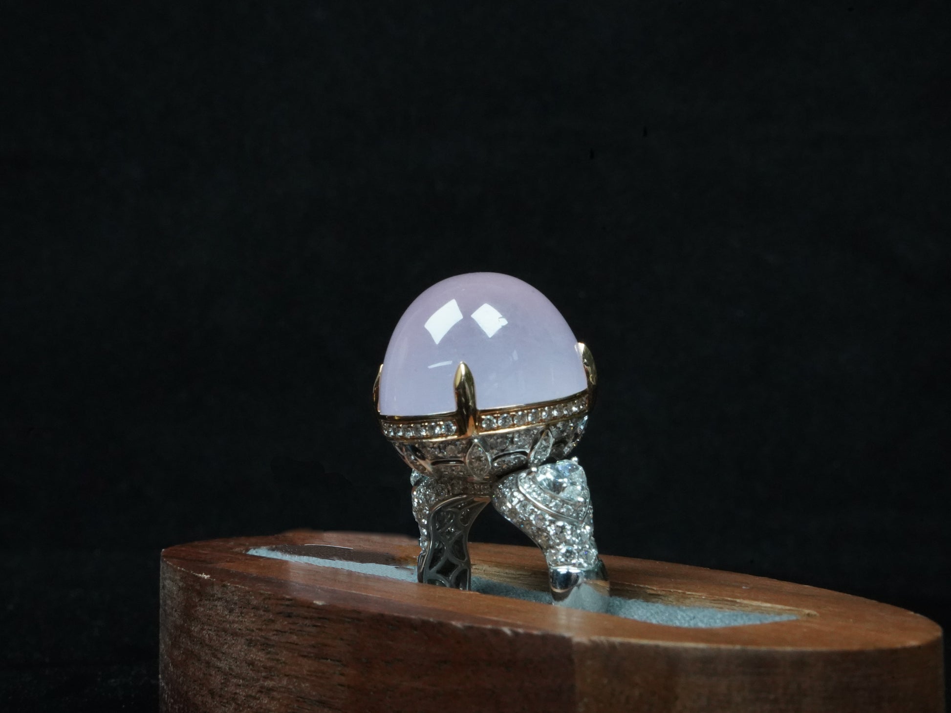 A lilac blush icy glow jadeite ring.