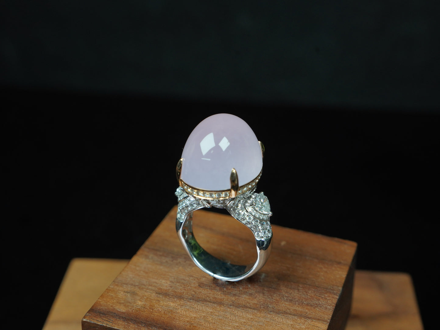 A lilac blush icy glow jadeite ring.