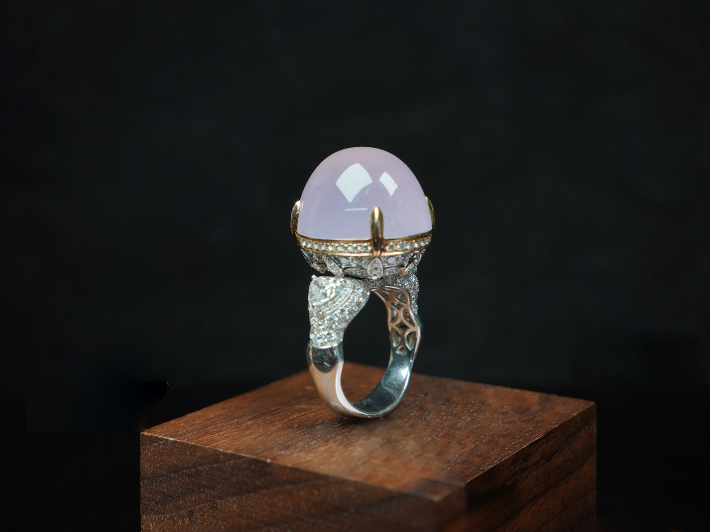 A lilac blush icy glow jadeite ring.